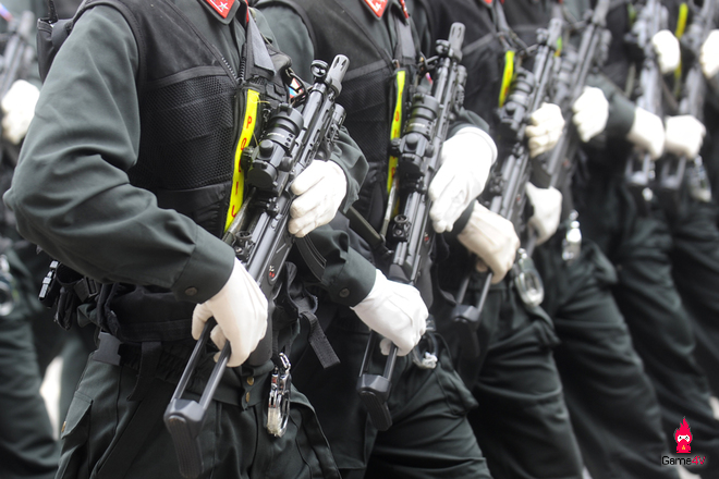 Cảnh sát cơ động biểu diễn khí công điêu luyện  BÁO QUẢNG NAM ONLINE  Tin  tức mới nhất