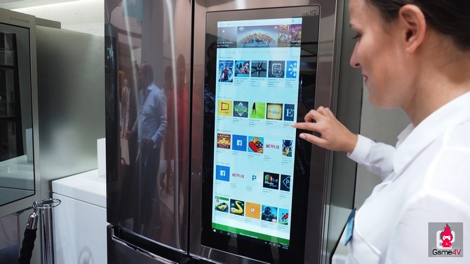 LG bất ngờ giới thiệu chiếc tủ lạnh chạy... Window 10 ở IFA 2016