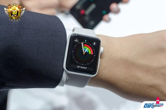 Đột Kích: Chủ nhân Apple Watch Series 2 vẫn chưa xuất hiện