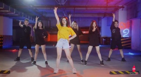 Linh Ka tung MV "Let's Dance tonight" với vũ điệu cực sexy