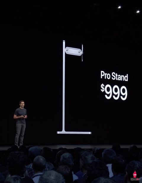 Đám đông khán giả im bặt khi Apple công bố chân đế màn hình giá "nghìn đô"
