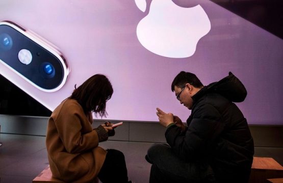 Đổ xô mua iPhone 13, ifan Trung Quốc làm 'sập' trang của Apple