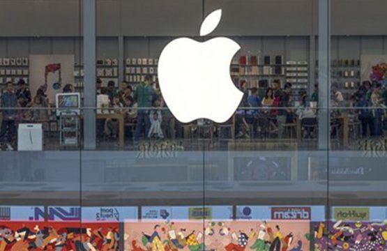 Sinh viên Trung Quốc kiện Apple vì không cung cấp củ sạc iPhone