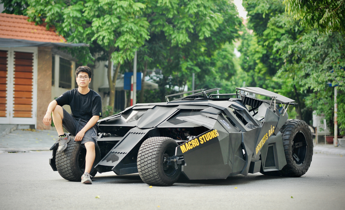 Bỏ 18 tháng trời để làm mô hình Batmobile sống động như thật, nhóm sinh viên Hà Nội khiến fan quốc tế trầm trồ