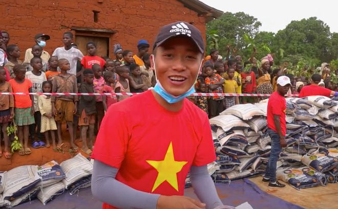 Quang Linh Vlog kết hợp cùng Lộc Fuho triển khai dự án từ thiện, cam kết 'không ngại sao kê'