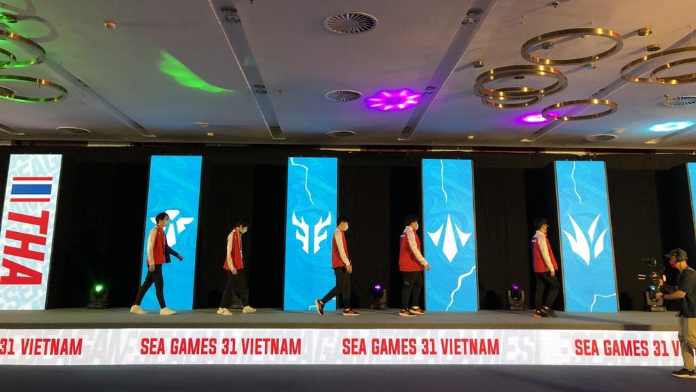 SEA Games 31 – Toàn cảnh khu thi đấu hoành tráng của 2 bộ môn Liên Minh: Tốc Chiến và Free Fire