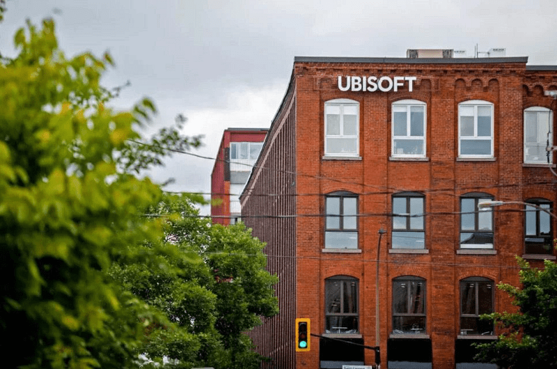 Sau EA, giám đốc điều hành Ubisoft cũng bị cắt giảm tiền lương