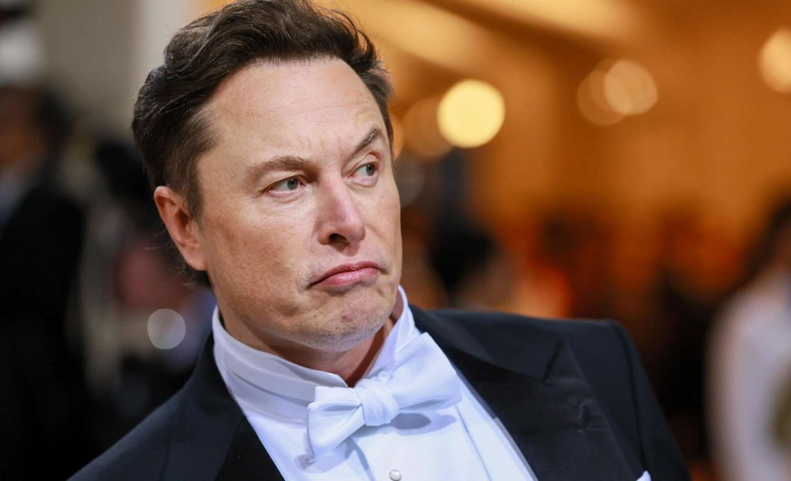 Elon Musk sắp xây sân bay riêng