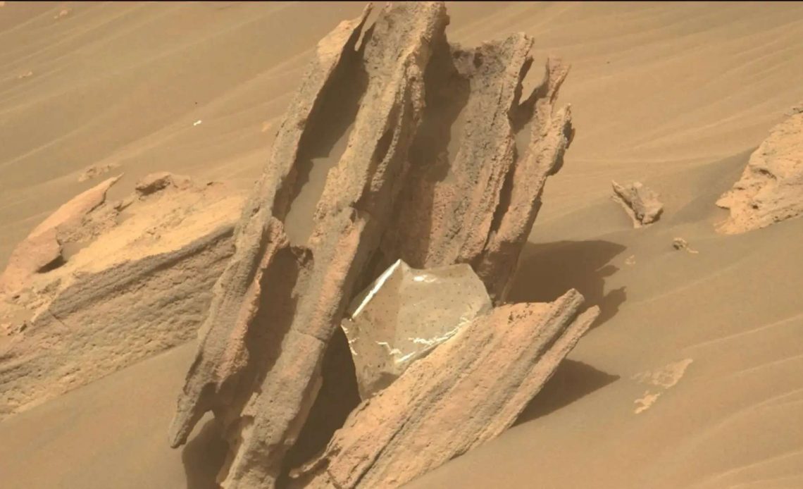 NASA phát hiện vật thể mới trên sao hỏa