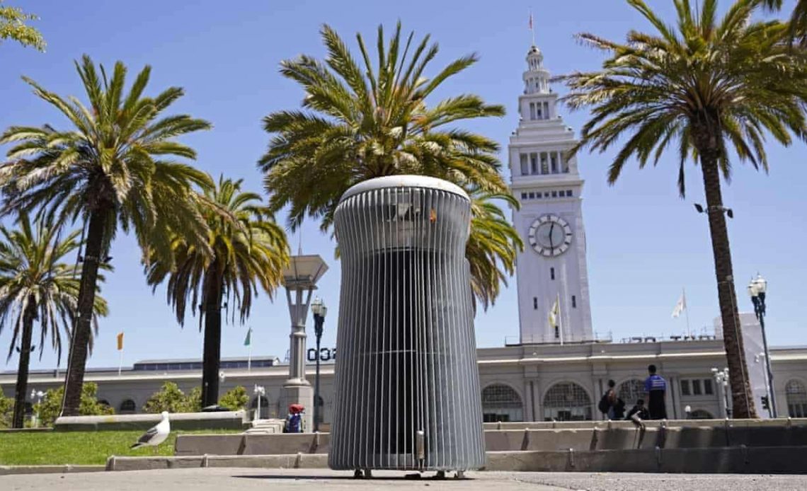 Thùng rác được thiết kế riêng trị giá 300 triệu VND tại San Francisco, nhưng không ai thèm sử dụng