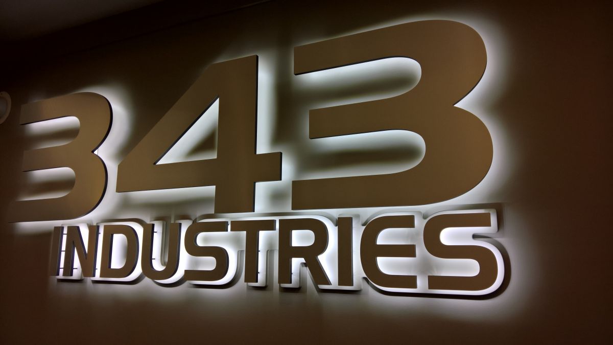 343 Industries đảm nhiệm series Halo.