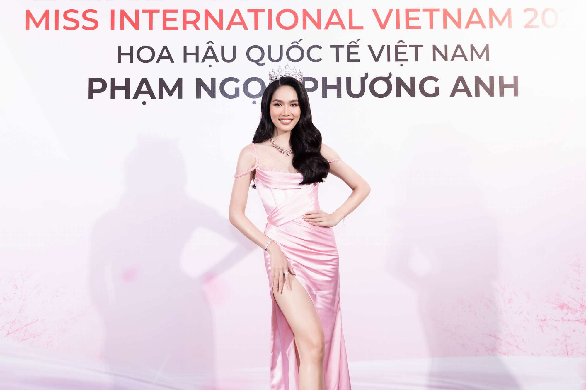 According to the previous announcement, Pham Ngoc Phuong Anh - 1st runner-up of Miss Vietnam 2020 will represent Vietnam to participate in Miss International (Miss International).
