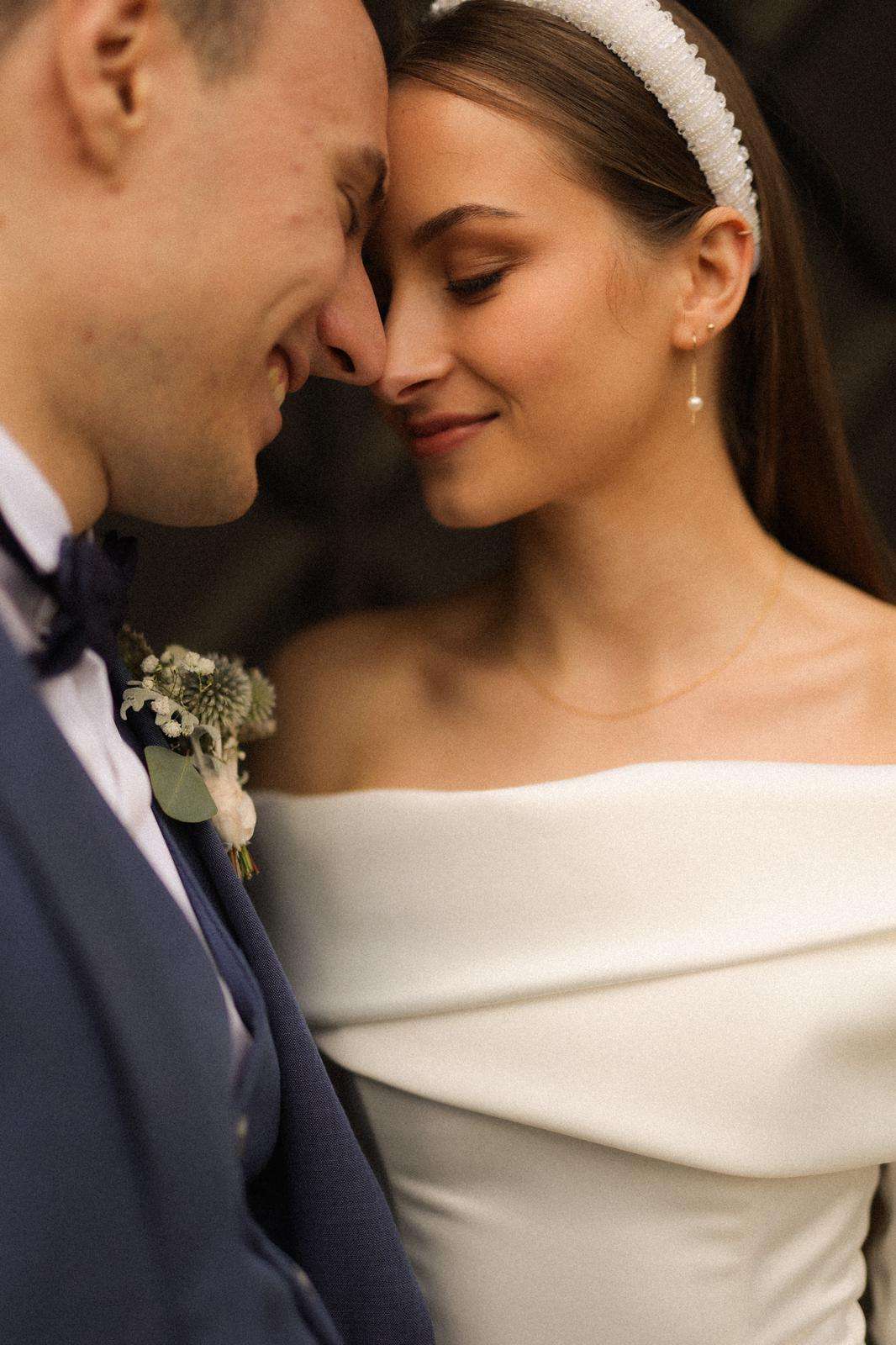 Bức ảnh Perkz và vợ hạnh phúc bên nhau trong ngày cưới.