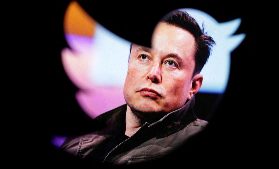Elon Musk bị chính người dùng Twitter kêu gọi từ chức