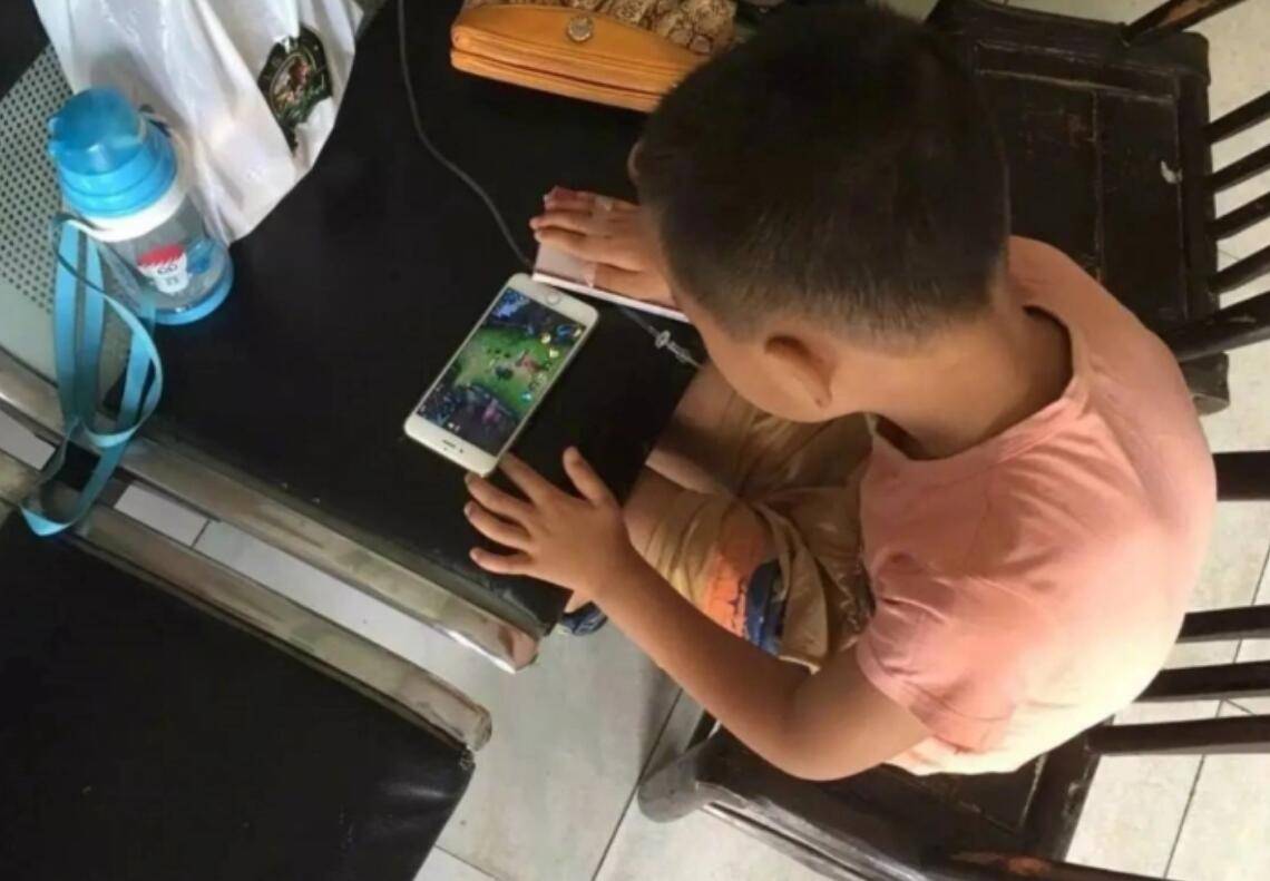 Trung Quốc hạn chế giờ chơi game ở trẻ em.