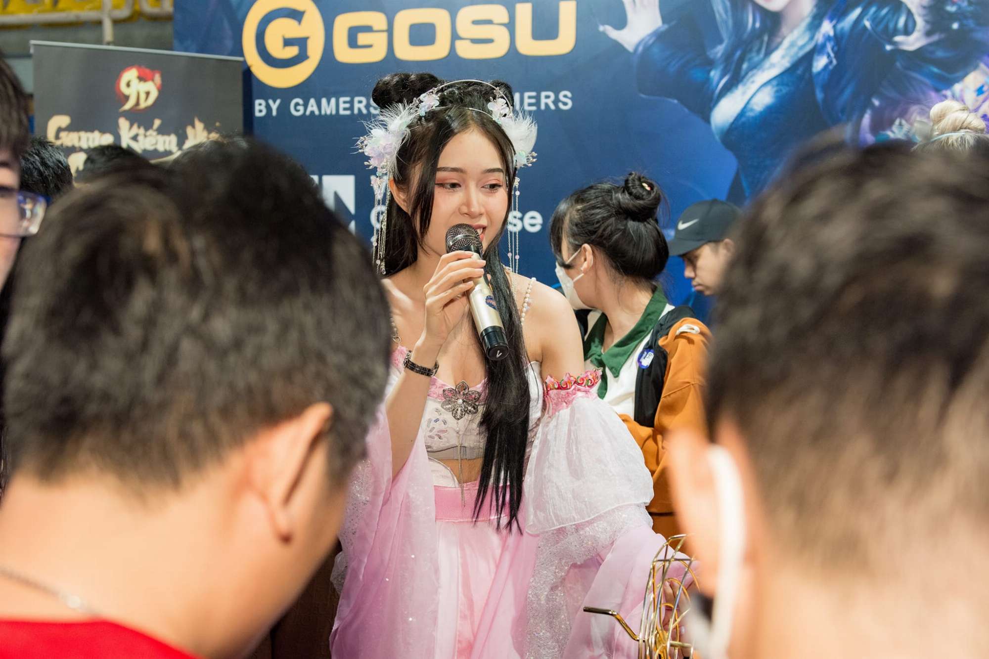 Vietnam Gameverse 2023: Ngắm dàn Cosplay và CSKH cực chất của các NPH tại sự kiện ngày đầu