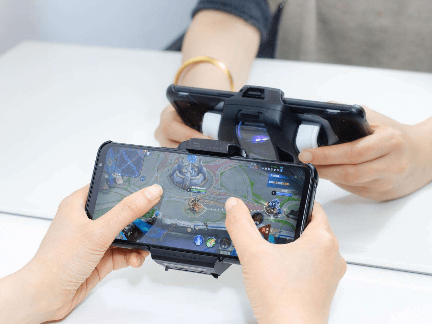 MiniMax – Công ty game khởi nghiệp nhận đầu tư khủng từ Tencent, miHoYo