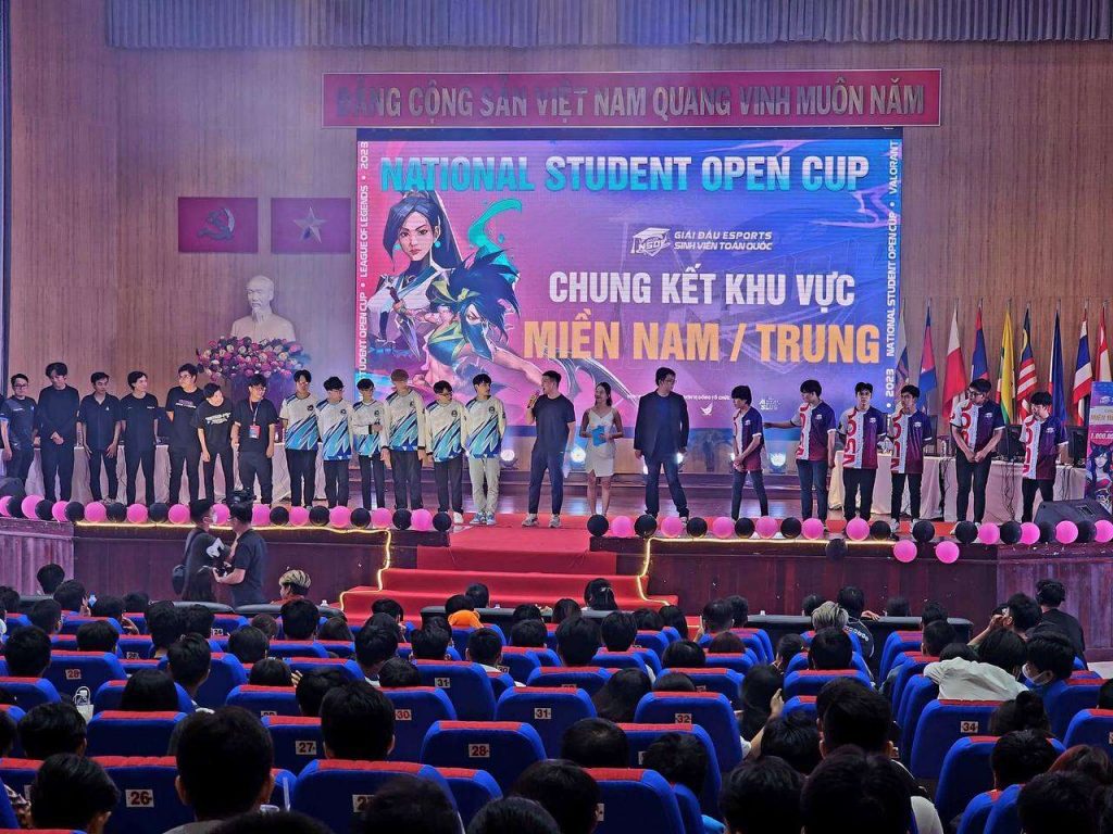 Hàng ngàn game thủ cháy hết mình tại offline chung kết miền Nam – Trung NSOC 2023