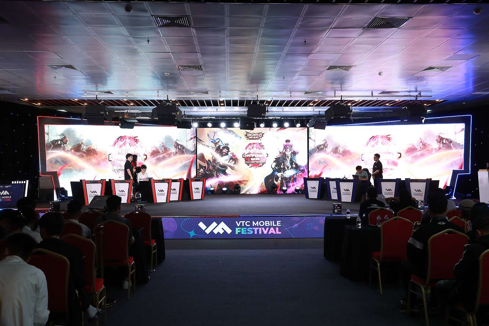 “NĐGaupooh” đã tỏa sáng trên sân khấu của VTC Mobile Festival.