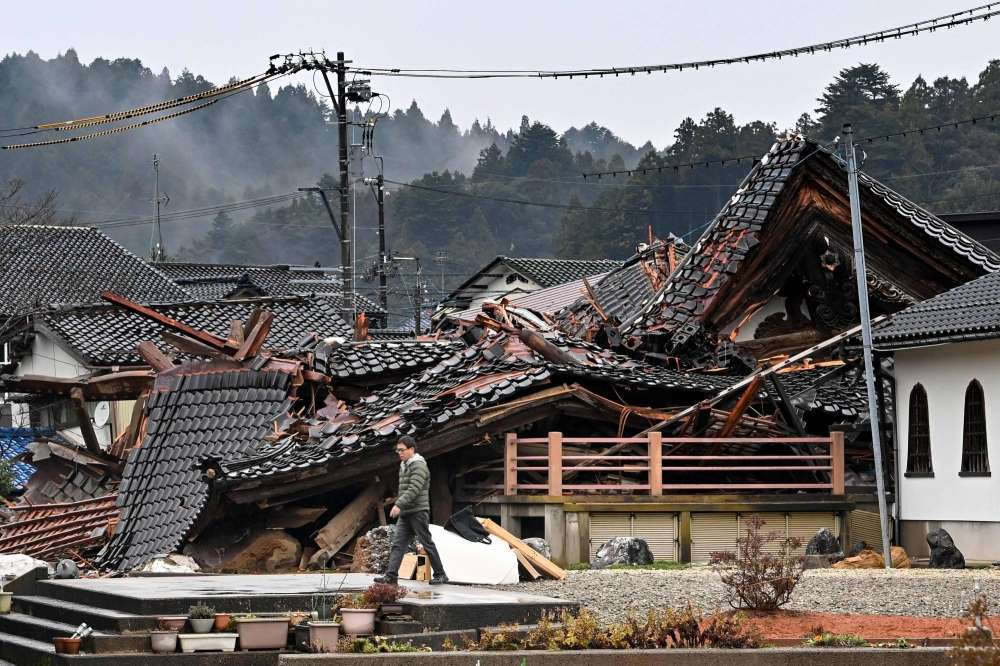 Nhiều trận động đất xảy ra ở Nhật Bản gây thiệt hại nặng. Ảnh: The Japan Times.